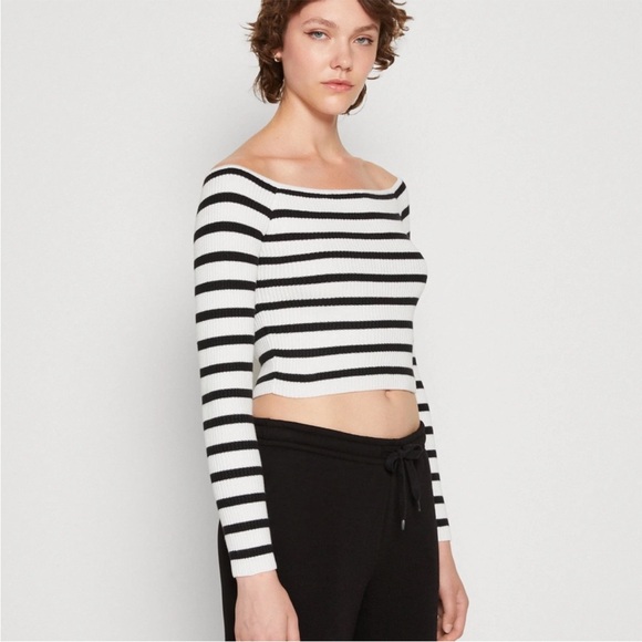 Hollister Tops - Hollister‎ Black and White Knit Top Fall Preppy Whimsical
